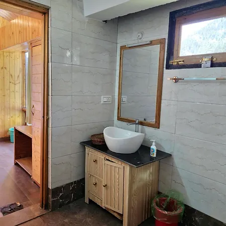 Crystal Mountain Jibhi Apartment Room photo