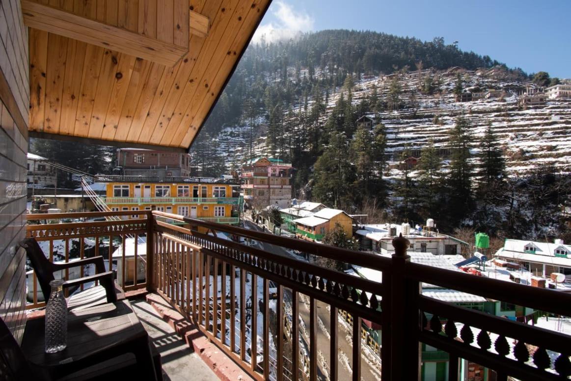 Crystal Mountain Homestay *