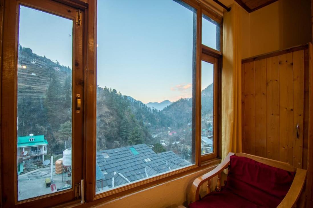 Crystal Mountain Homestay *