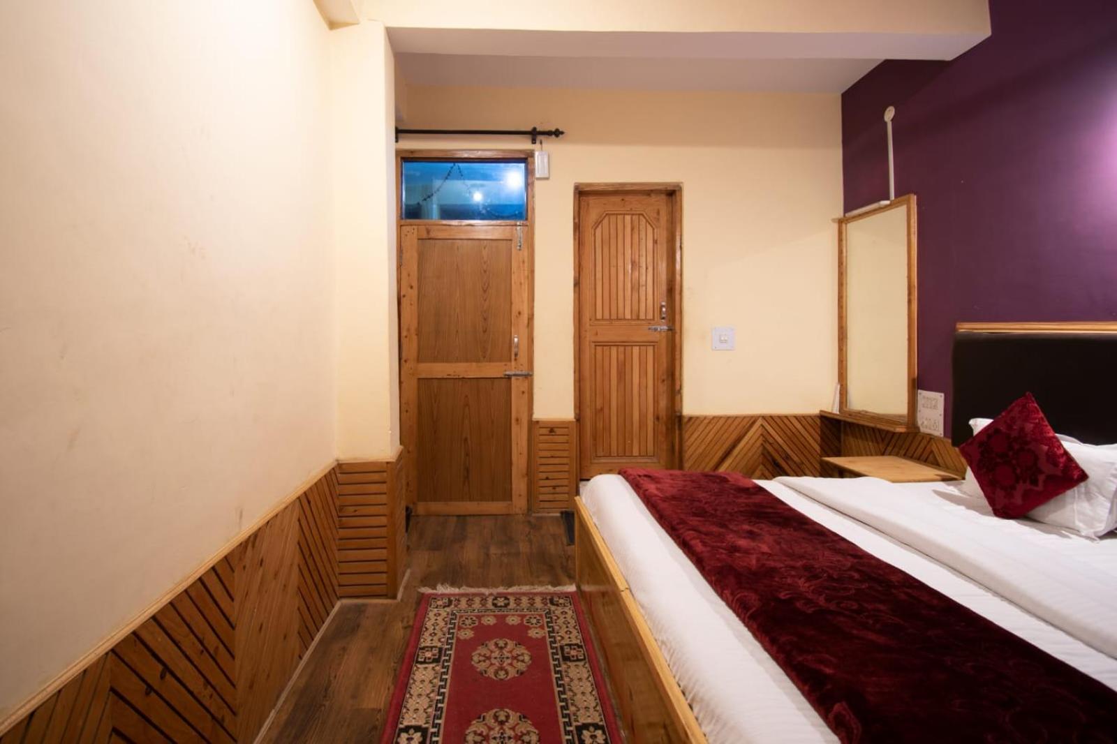 Homestay Crystal Mountain *