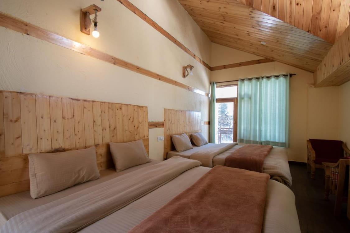 Crystal Mountain Homestay *