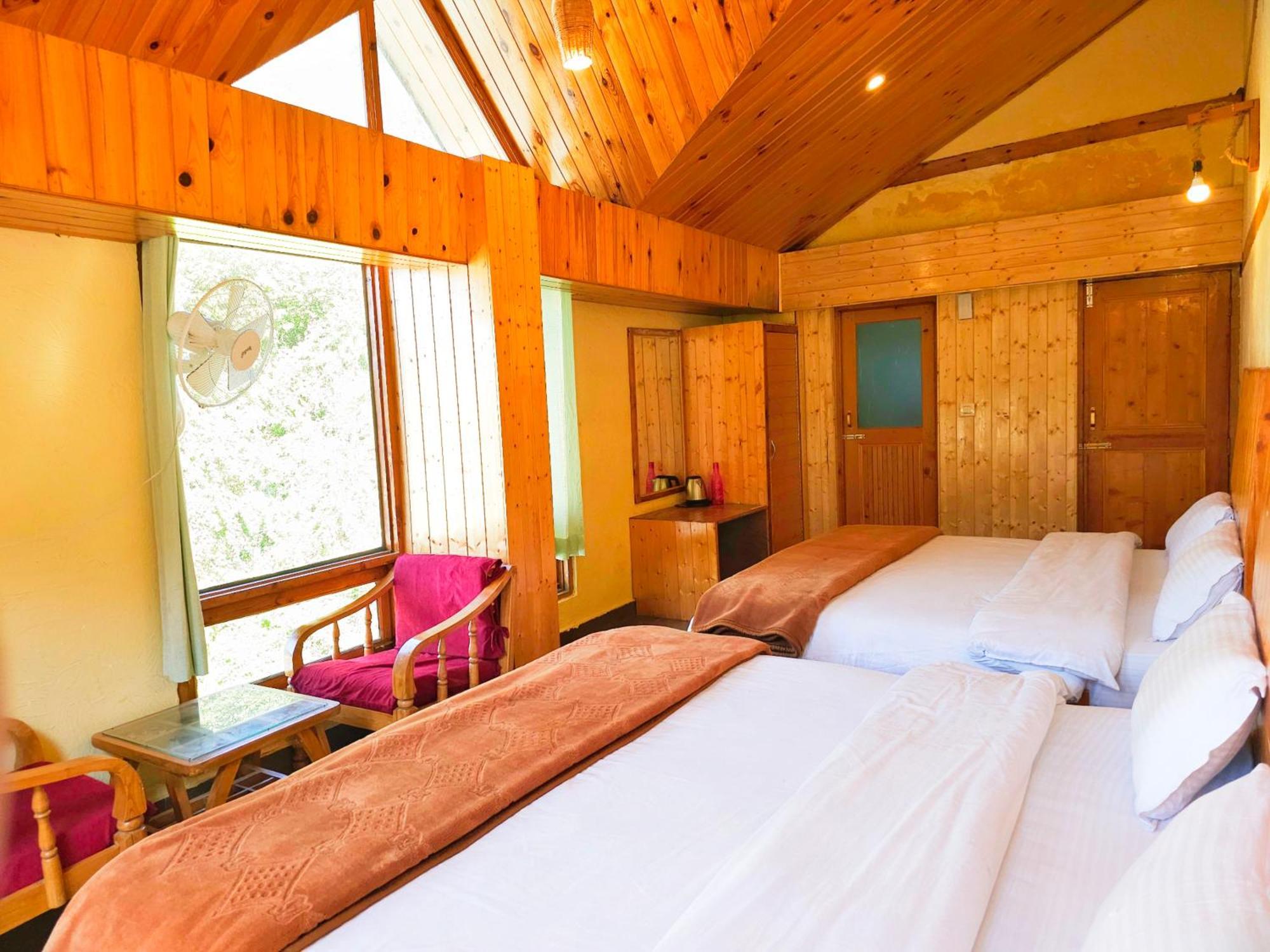 Crystal Mountain Homestay *